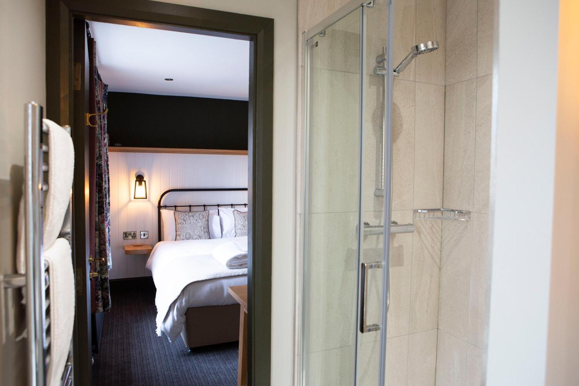 Square & Compass Hotel Two Dales Bagian luar foto