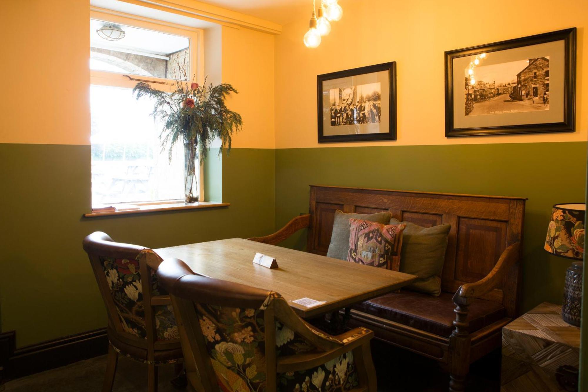 Square & Compass Hotel Two Dales Bagian luar foto