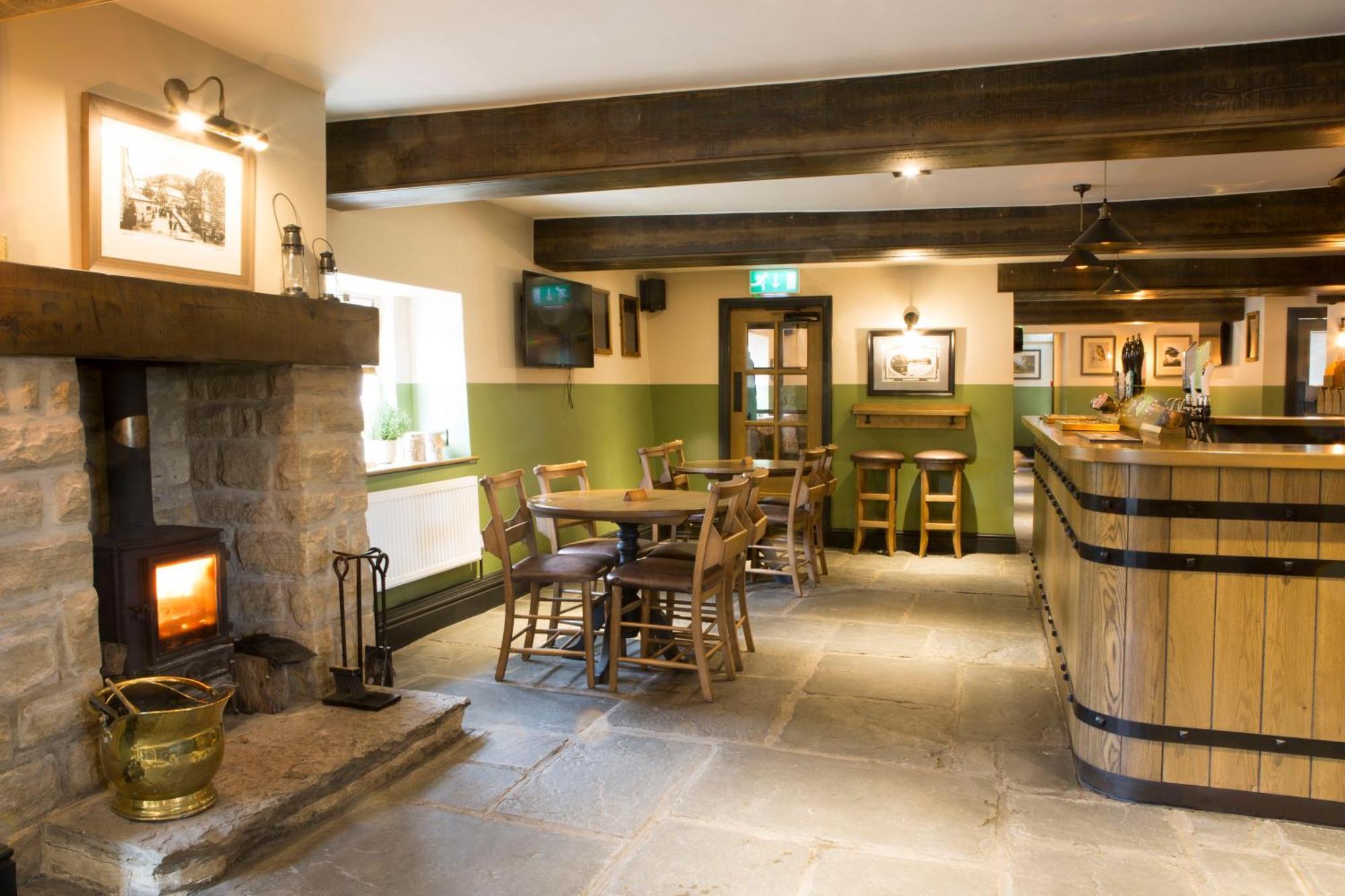 Square & Compass Hotel Two Dales Bagian luar foto