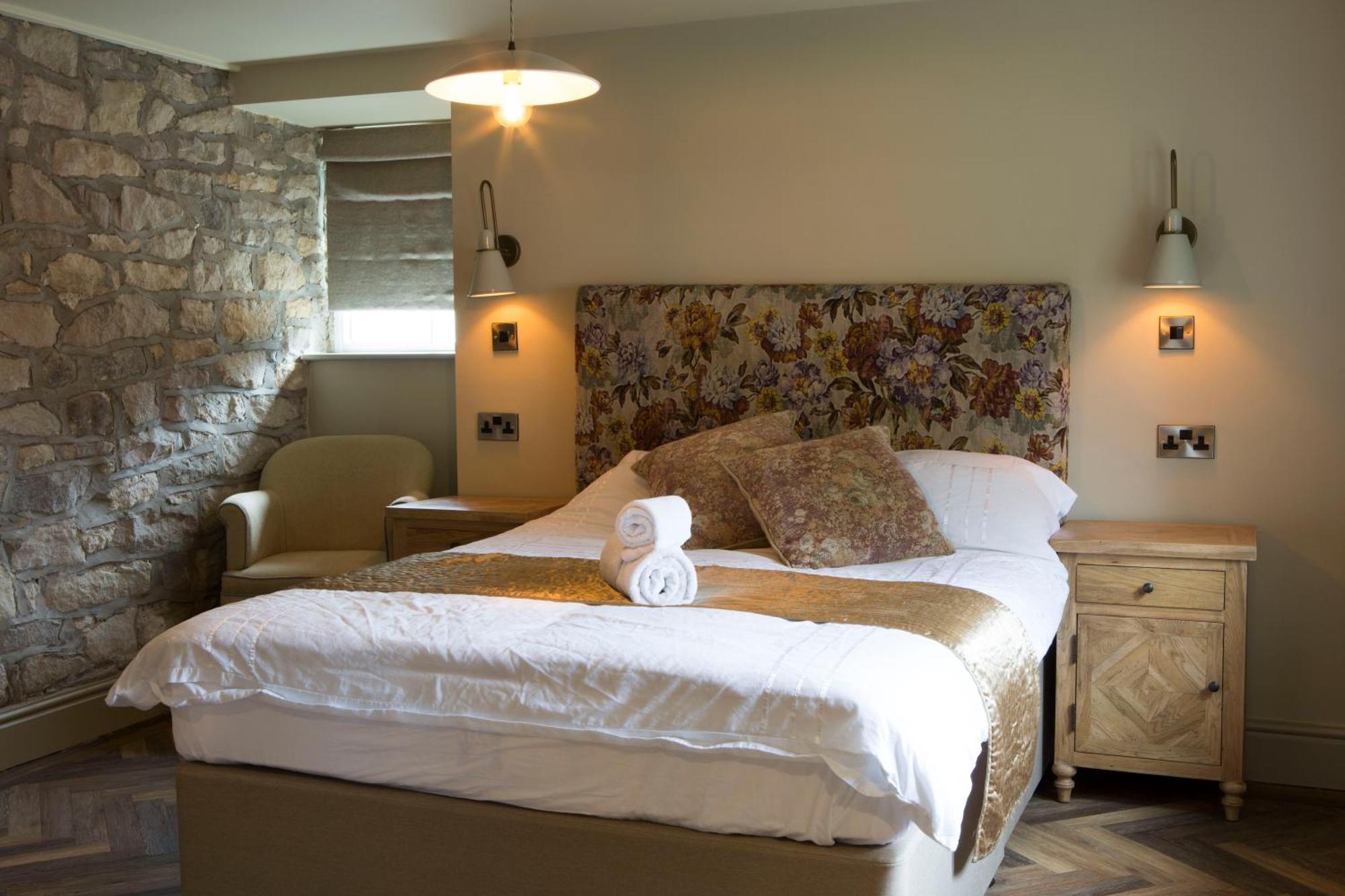 Square & Compass Hotel Two Dales Bagian luar foto