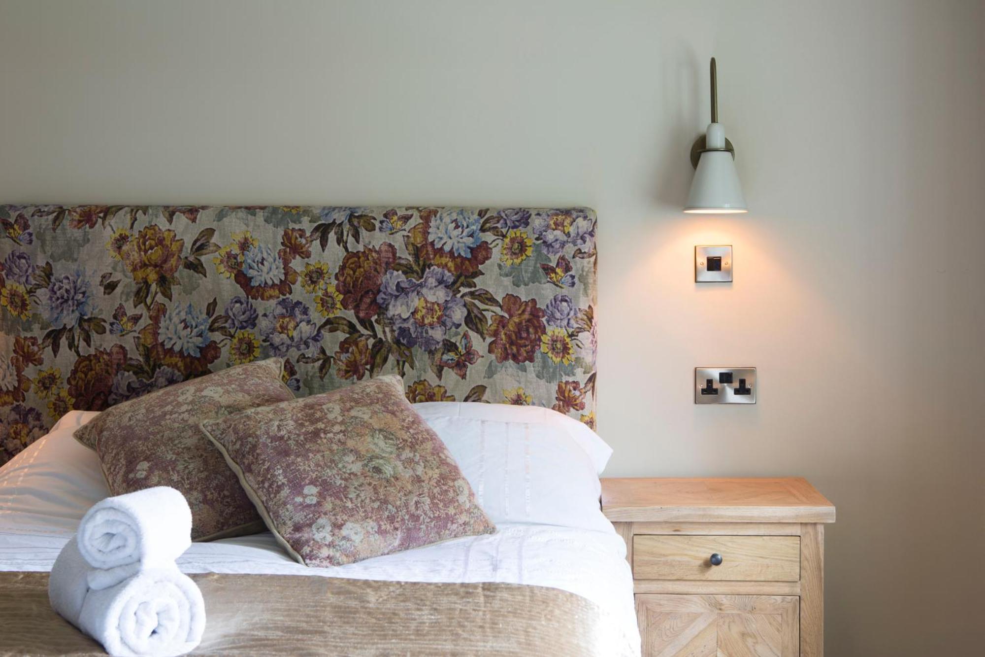 Square & Compass Hotel Two Dales Bagian luar foto