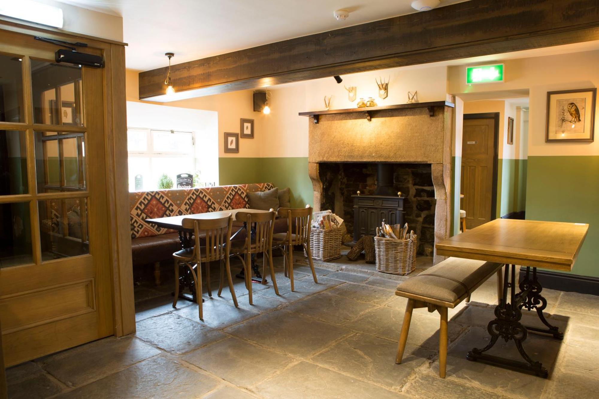 Square & Compass Hotel Two Dales Bagian luar foto